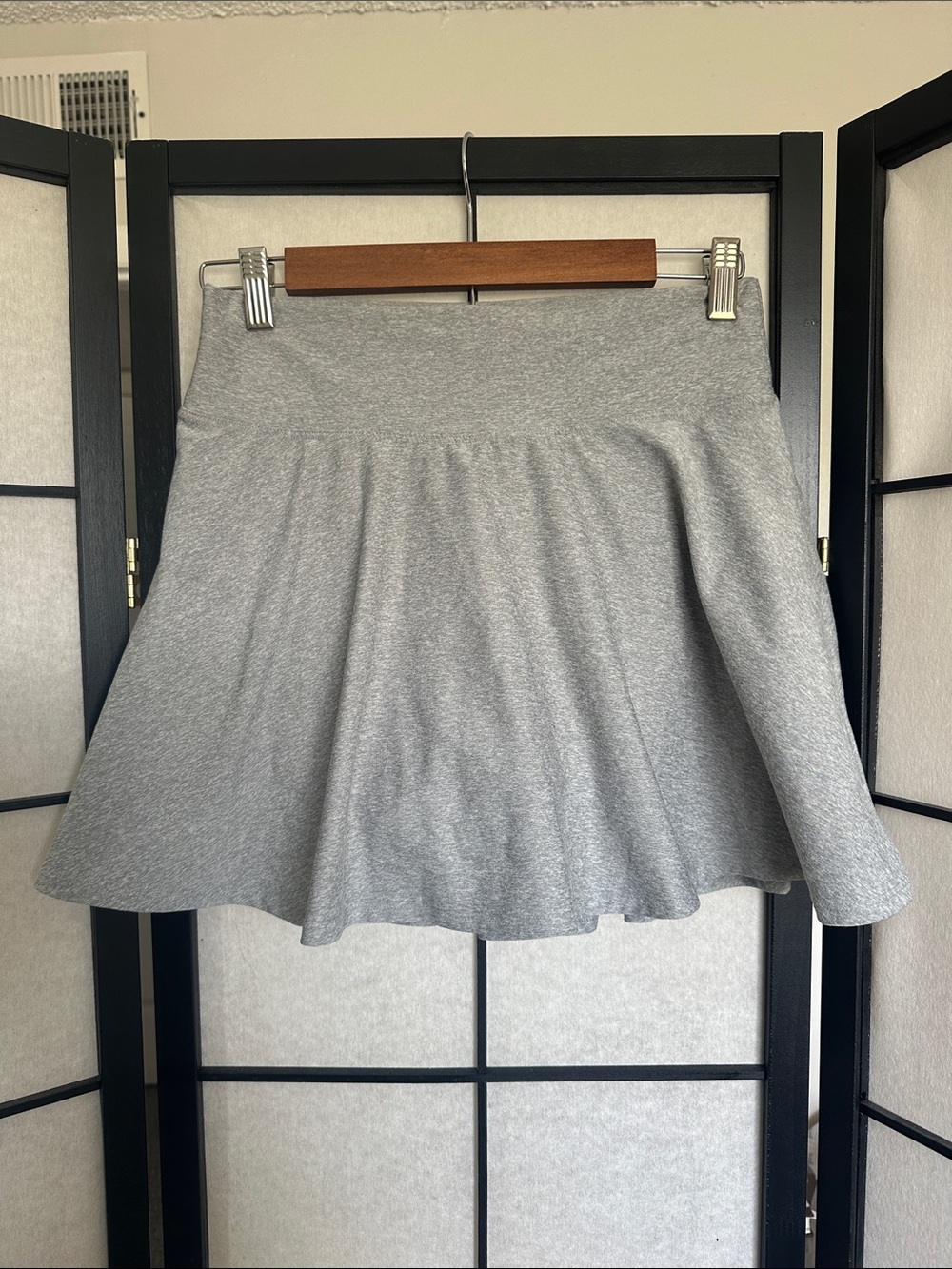 Old Navy Active Cloud+ Gray Flared Women’s Athletic Skirt